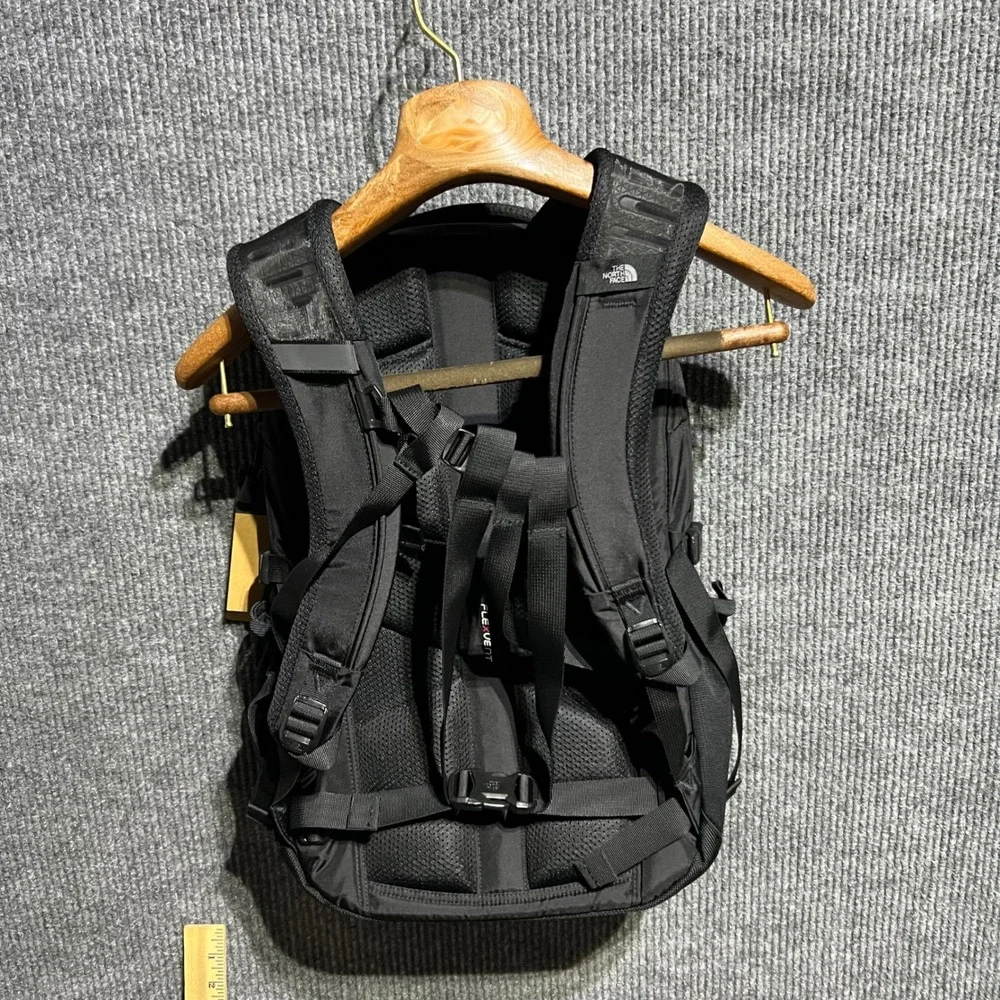 The North Face Borealis Backpack Unisex OS Black NF0A51W2 Gorpcore Hiking Pack